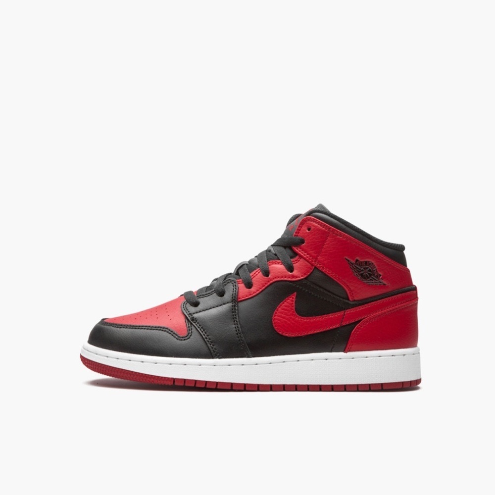 AIR JORDAN 1 MID GS
"Banned 2020"